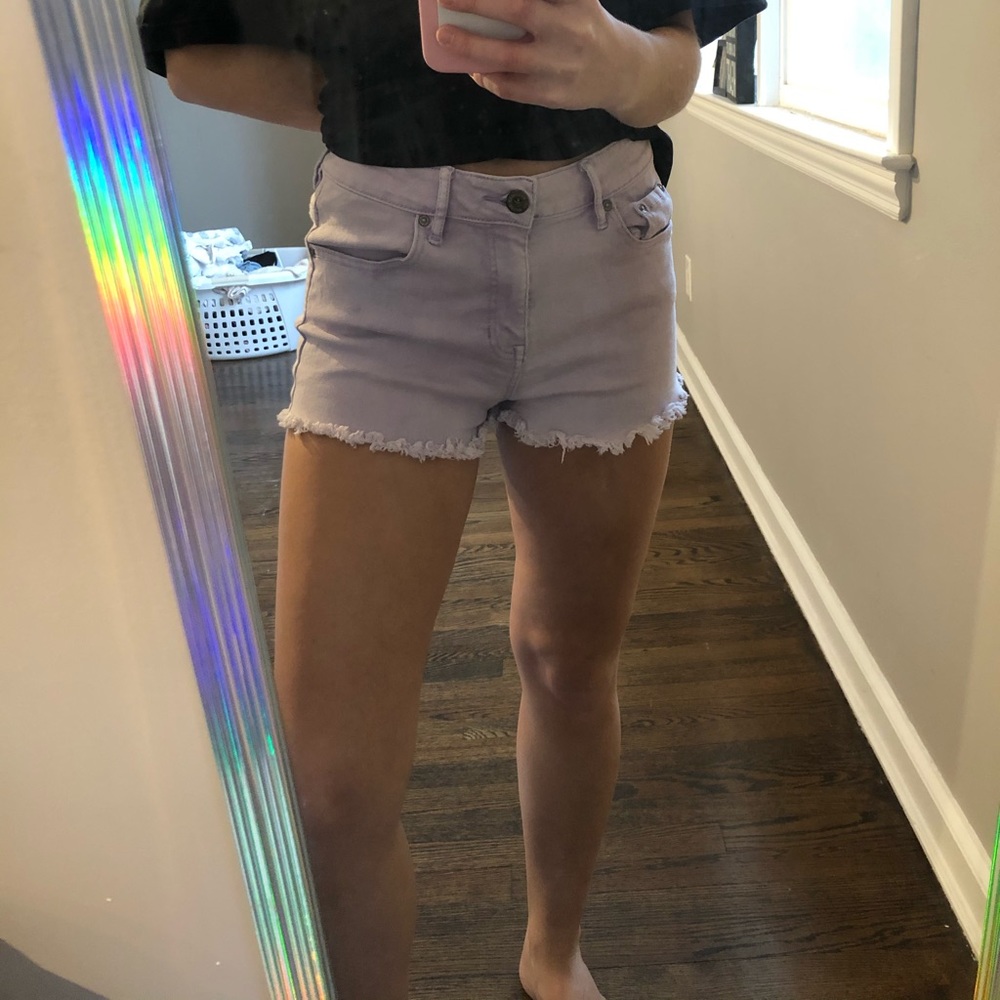 Light purple high waisted frayed jean shorts